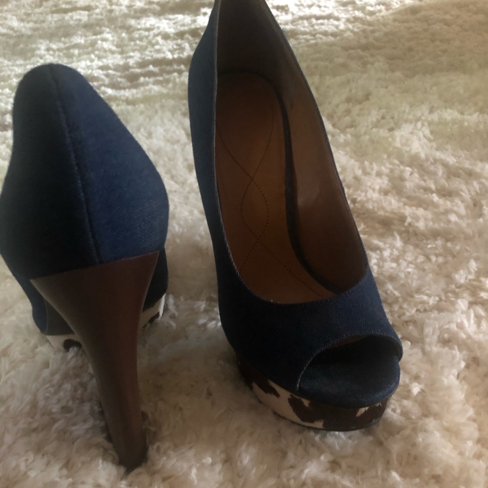 Stylish Denim Pump - image 2